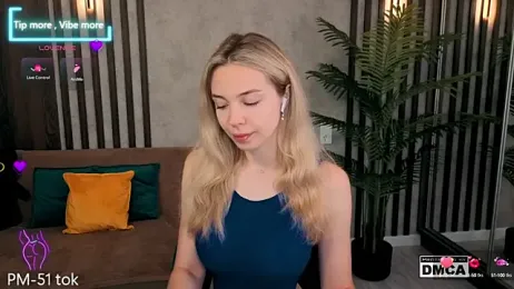 Holl1Would — Stripchat recorded stream screenshot (30 Jun 2025)