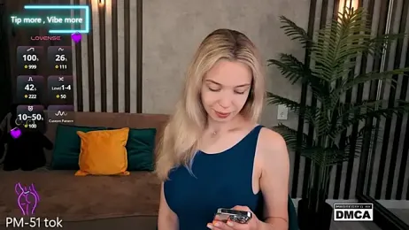 Holl1Would — Stripchat recorded stream screenshot (30 Jun 2025)