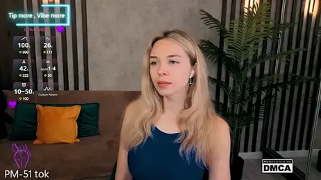 Holl1Would — Stripchat recorded stream screenshot (30 Jun 2025)