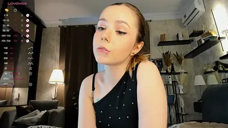DominikaElis — Stripchat recorded stream image, 01.07.2025 07:40