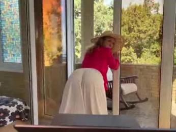 roselyn_rose — Chaturbate recorded stream image, 06.07.2025 06:00
