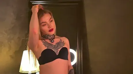 AriWild — Stripchat recorded stream image, 06.07.2025 07:40