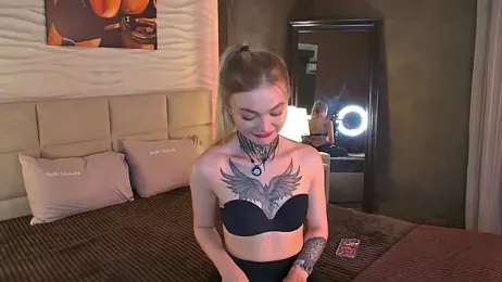 AriWild — Stripchat recorded stream image, 06.07.2025 07:40