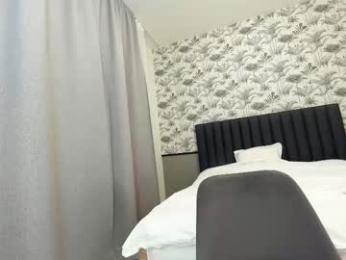 ehotlovea — Chaturbate recorded stream image, 12.02.2025 00:30