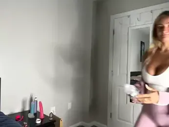 meggsworld — Stripchat recorded stream image, 09.07.2025 15:50