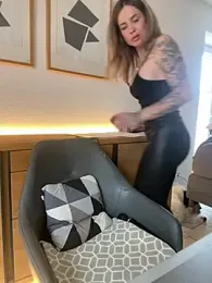 Etwas_neugierig — Stripchat recorded stream screenshot (12 Feb 2025)