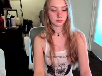 eve003300 — Chaturbate recorded stream image, 15.07.2025 22:00