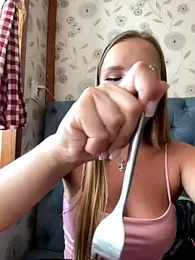 Liza_risky — Stripchat recorded stream image, 17.07.2025 08:00