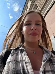 Liza_risky — Stripchat recorded stream image, 17.07.2025 08:00