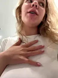 Ketitull — Stripchat recorded stream image, 18.07.2025 07:10