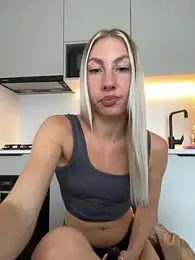 LuisaBecker — Stripchat recorded stream screenshot (19 Jul 2025)