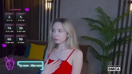 Holl1Would — Stripchat recorded stream screenshot (12 Feb 2025)