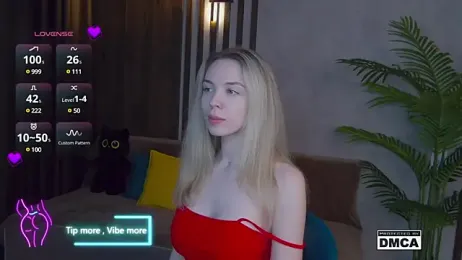 Holl1Would — Stripchat recorded stream screenshot (12 Feb 2025)