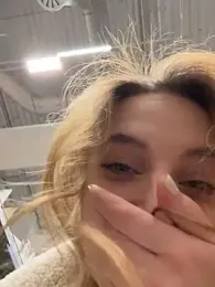 -AngelAri- — Stripchat recorded stream image, 12.02.2025 19:40