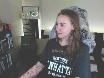 Adamova_Eva — Bongacams recorded stream screenshot (12 Feb 2025)