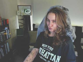 Adamova_Eva — Bongacams recorded stream screenshot (12 Feb 2025)