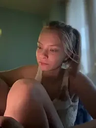 AnastasiaAniess — Stripchat recorded stream image, 13.02.2025 05:50