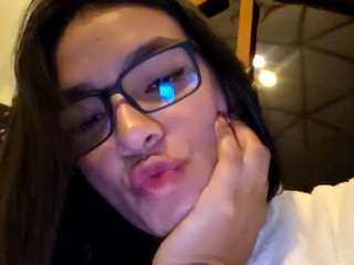maggiejones — Camsoda recorded stream image, 04.08.2025 01:30