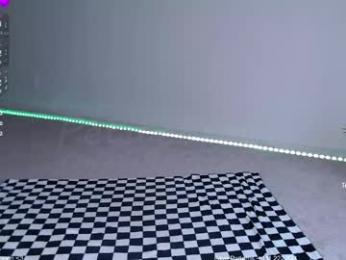 petitebrat — Chaturbate recorded stream screenshot (04 Aug 2025)