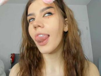 dolly-ll — Bongacams recorded stream image, 13.02.2025 13:20