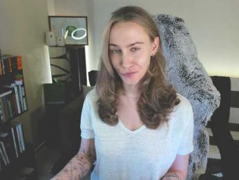 Adamova_Eva — Bongacams recorded stream screenshot (13 Feb 2025)