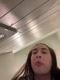 Holly_Play — Stripchat recorded stream image, 07.08.2025 09:00
