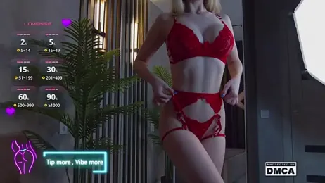 Holl1Would — Stripchat recorded stream screenshot (13 Feb 2025)