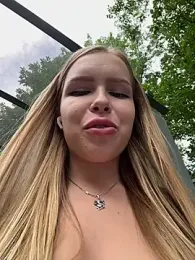 Liza_risky — Stripchat recorded stream image, 08.08.2025 12:10