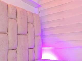 ilianaphoenix — Camsoda recorded stream image, 08.08.2025 20:30