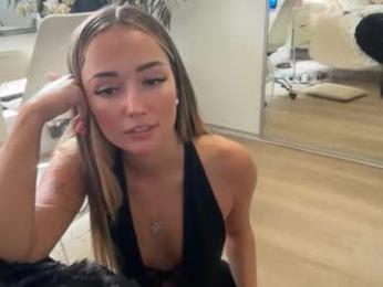 luvlivvyy — Chaturbate recorded stream image, 08.08.2025 22:30