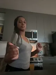 Your_Paris — Stripchat recorded stream image, 10.08.2025 10:20