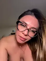 alicee16 — Stripchat recorded stream image, 11.08.2025 01:30