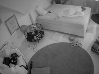 voyeurcam-julmodels-whitebed-4 — Camsoda recorded stream image, 12.08.2025 01:10