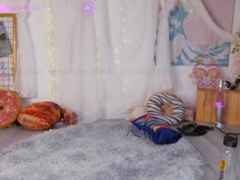 mollyflwers — Chaturbate recorded stream screenshot (13 Aug 2025)