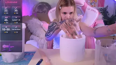 Britney_Lynch — Stripchat recorded stream image, 13.08.2025 19:20