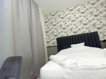 ehotlovea — Chaturbate recorded stream image, 13.02.2025 23:20