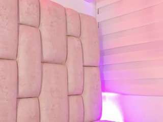 ilianaphoenix — Camsoda recorded stream image, 16.08.2025 18:10