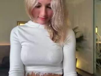 roselyn_rose — Chaturbate recorded stream image, 16.08.2025 14:40