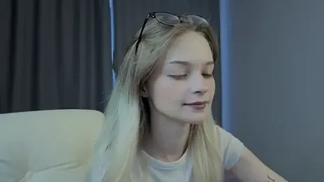 vialeta_baby — Stripchat recorded stream image, 19.08.2025 04:30
