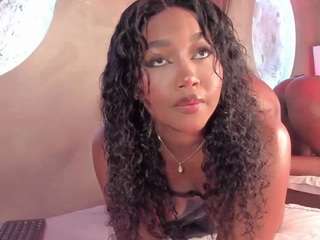 alison-mooon — Camsoda recorded stream image, 19.08.2025 11:00