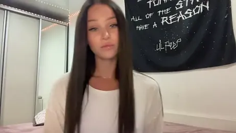 ur_molly — Stripchat recorded stream image, 19.08.2025 13:00