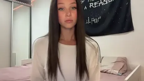 ur_molly — Stripchat recorded stream image, 19.08.2025 13:00