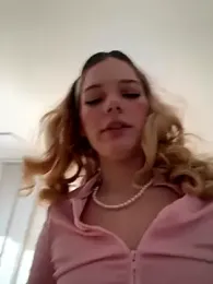 NicoleCut — Stripchat recorded stream image, 19.08.2025 10:50