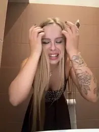 Liza_risky — Stripchat recorded stream image, 22.08.2025 08:40