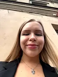 Liza_risky — Stripchat recorded stream image, 22.08.2025 08:40