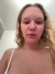 Ketitull — Stripchat recorded stream image, 22.08.2025 10:00