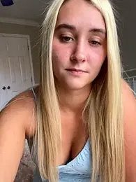 Kaylayoung12 — Stripchat recorded stream screenshot (22 Aug 2025)