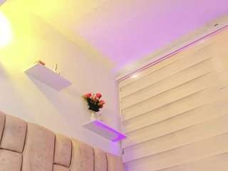 ilianaphoenix — Camsoda recorded stream image, 22.08.2025 19:10