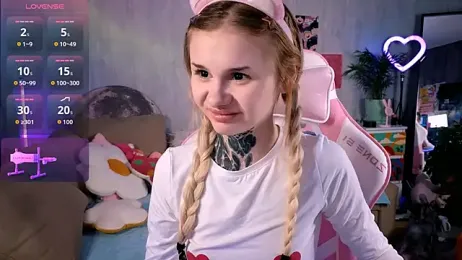 Britney_Lynch — Stripchat recorded stream image, 22.08.2025 20:00
