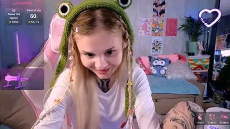 Britney_Lynch — Stripchat recorded stream image, 22.08.2025 20:00